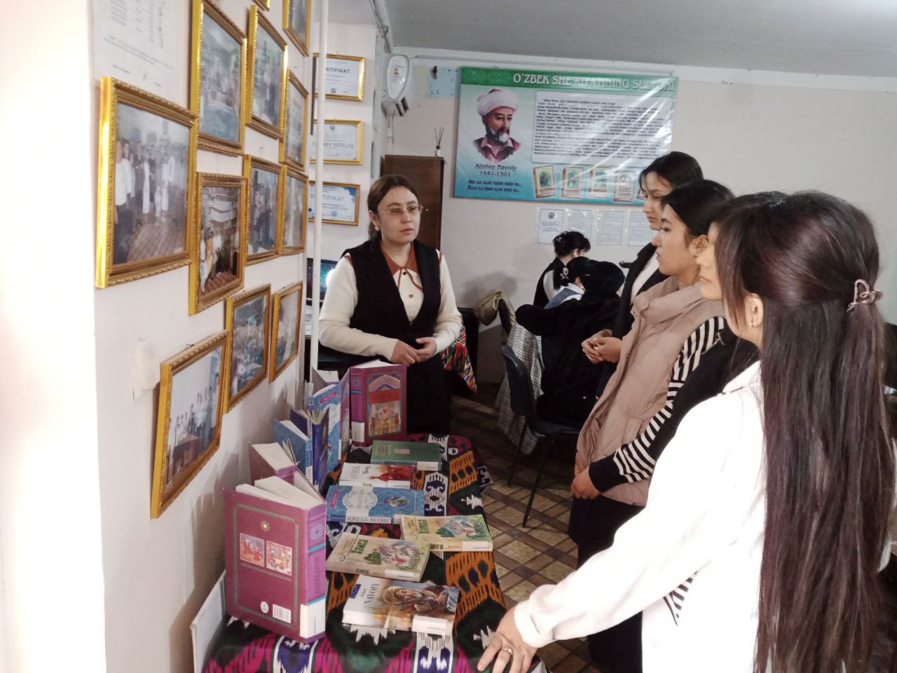 “Navoiy merosi-ma`naviyat xazinasi” nomli kitoblar ko`rgazmasi